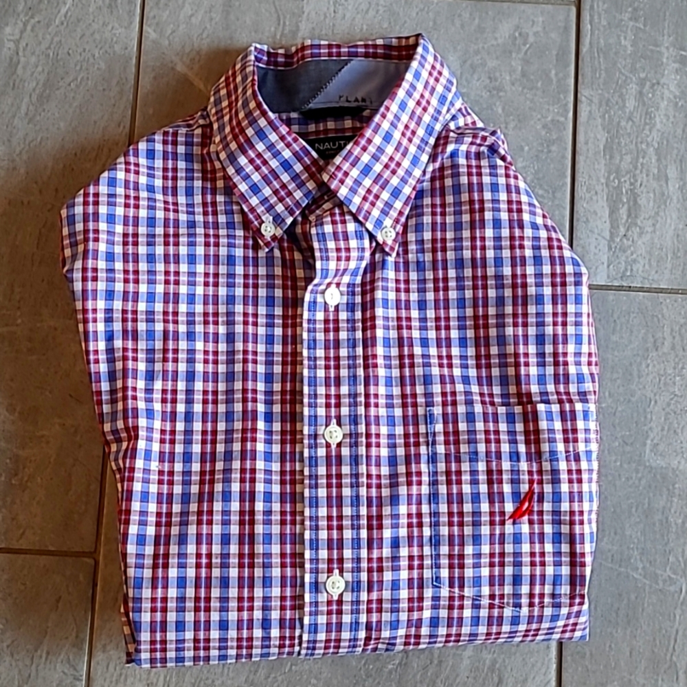 Men's Nautica shirt..size L